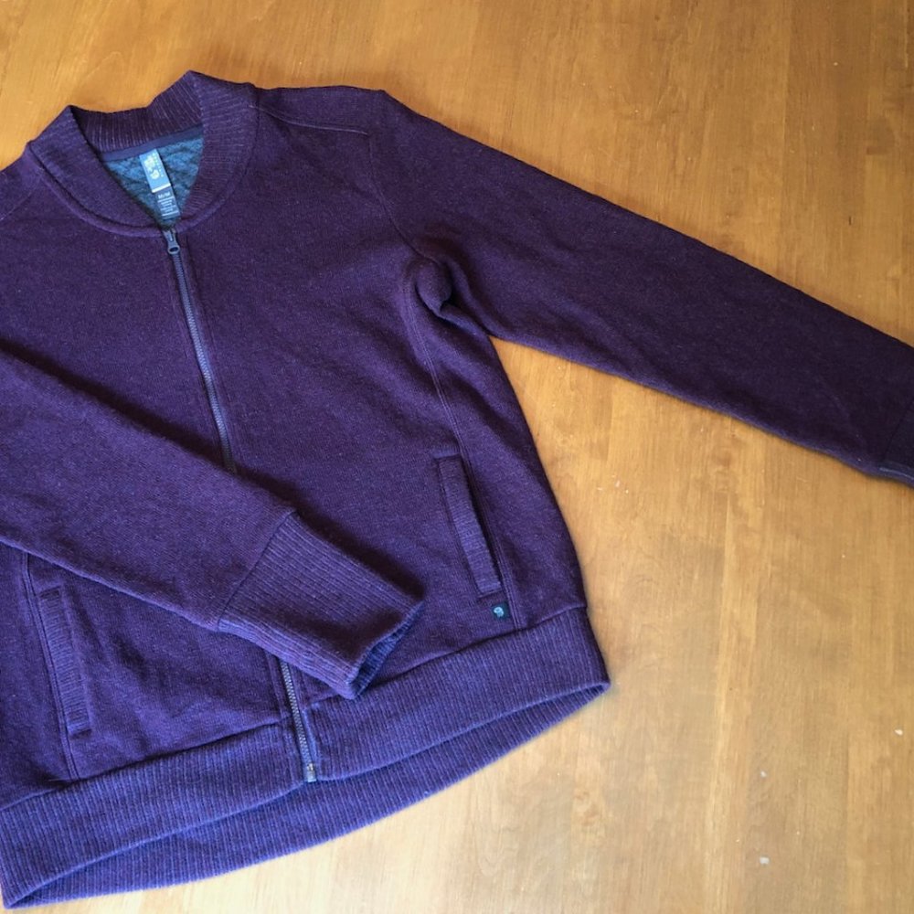 Mountain Hardware sweater jacket
